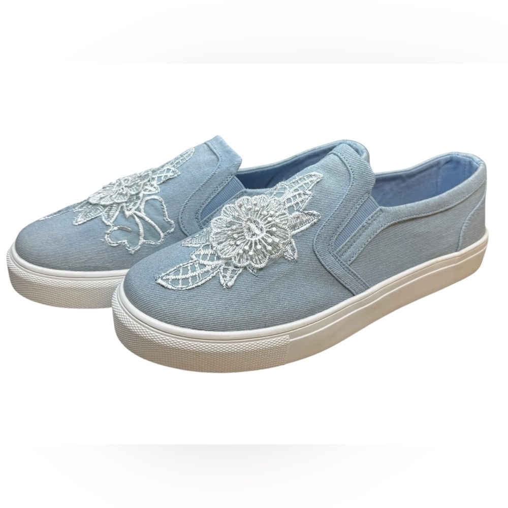 Comfortview Denim Canvas Flower Tennis Shoe